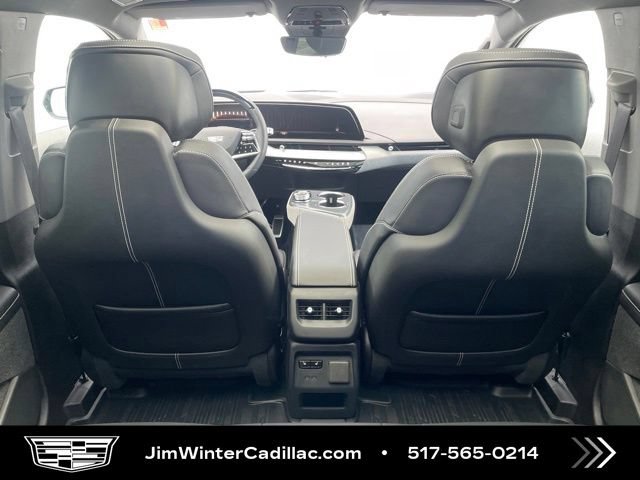 Certified 2025 Cadillac Optiq Luxury 2 w/ LPO, Floor Liner Package AWD/4WD image 20