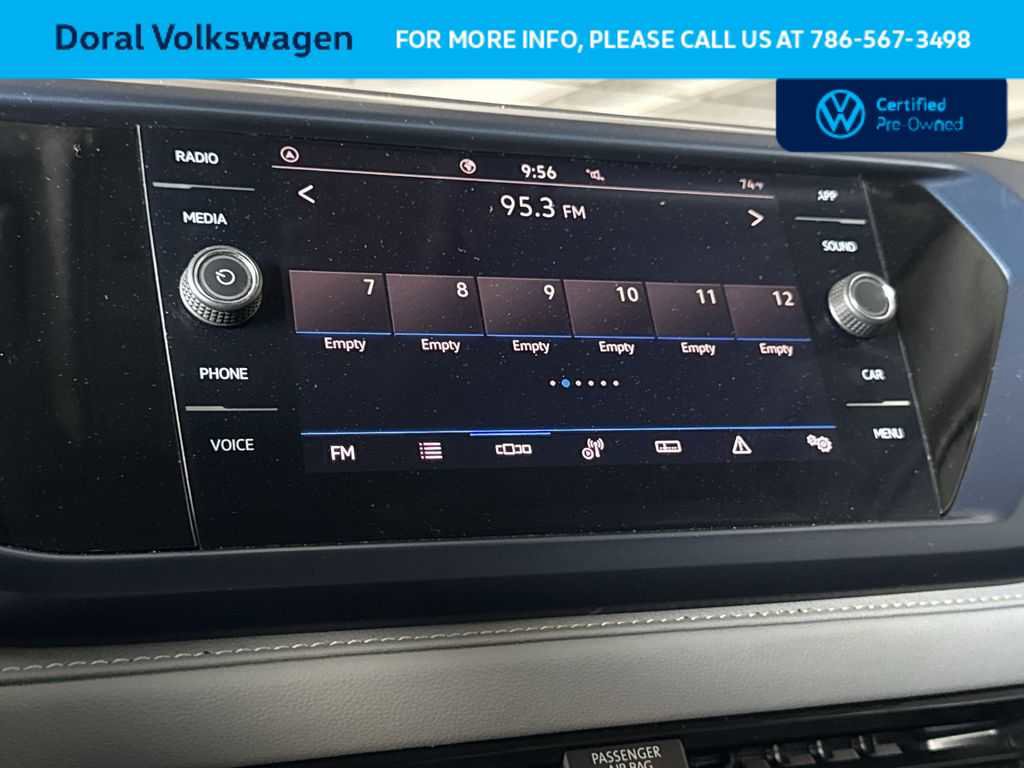Used 2024 Volkswagen Taos SE FWD image 18