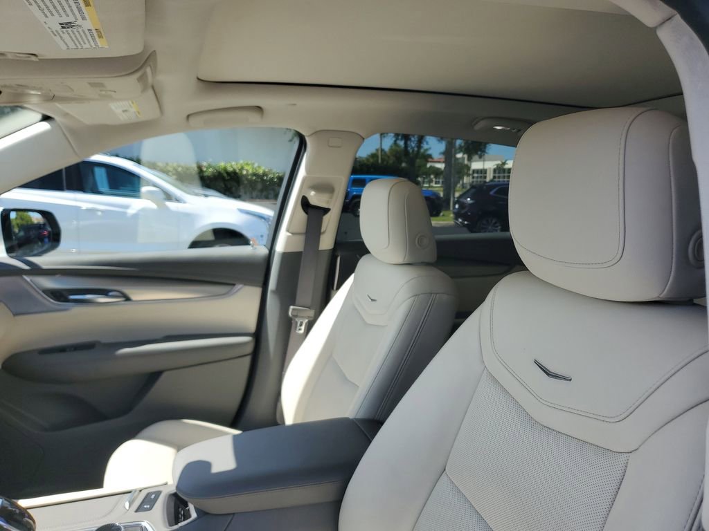 Certified 2023 Cadillac XT5 Premium Luxury w/ LPO, Floor Liner Package FWD image 21