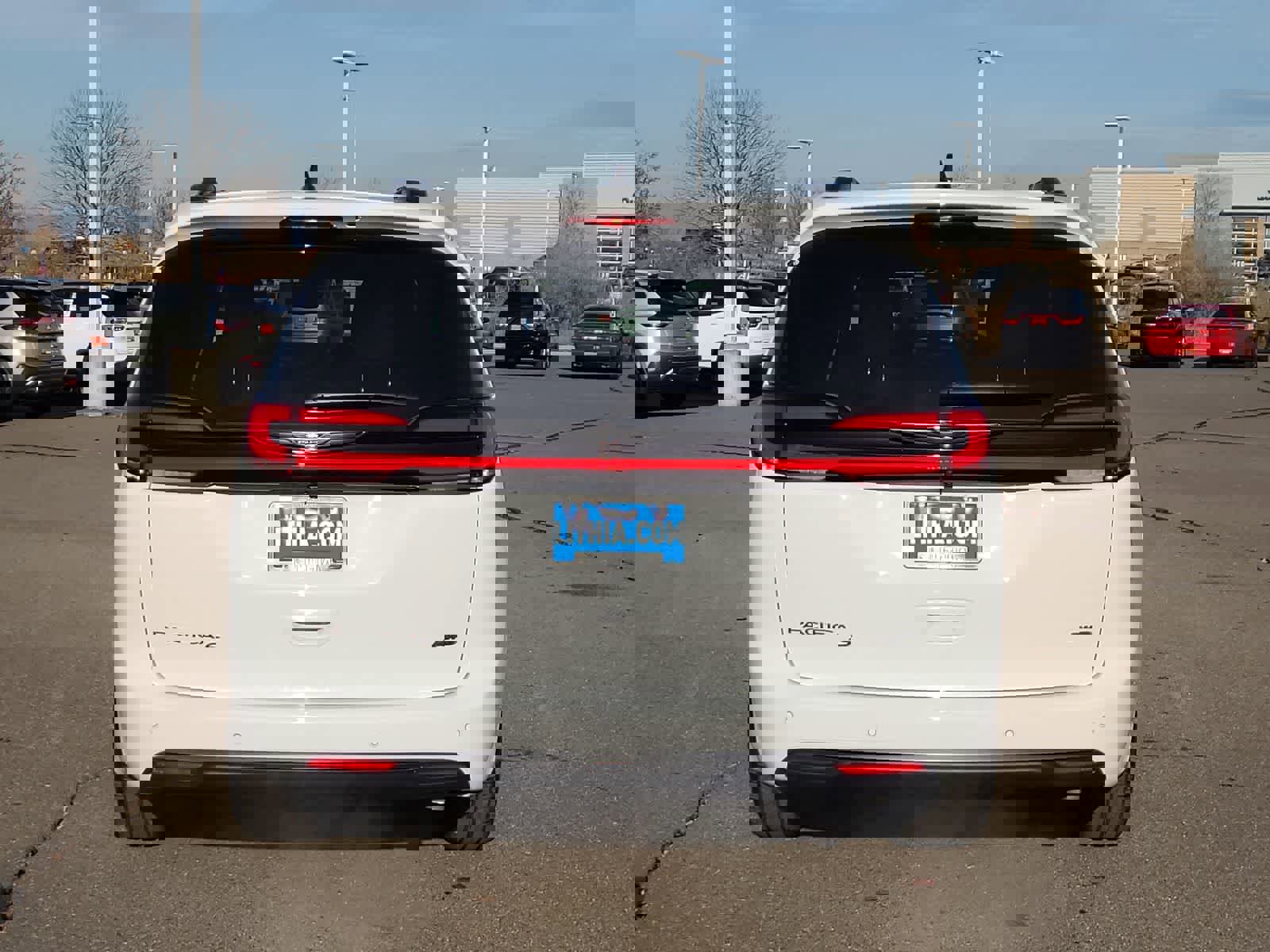 New 2026 Chrysler Pacifica Select image 13