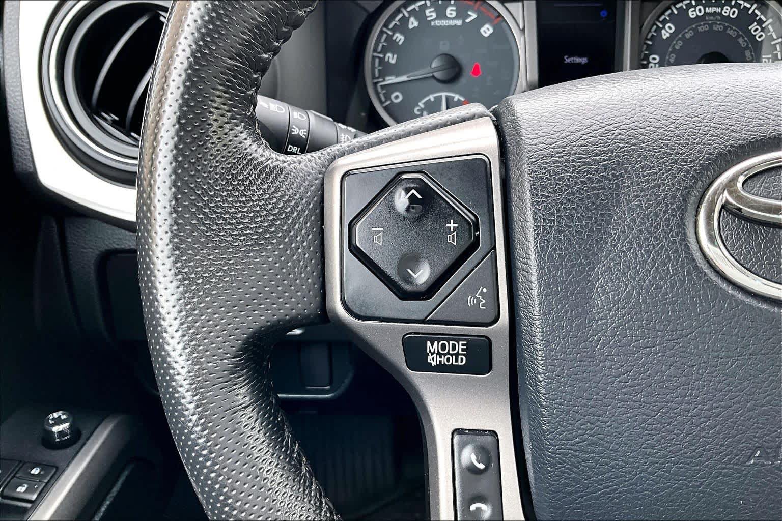 Used 2017 Toyota Tacoma SR5 AWD/4WD image 24