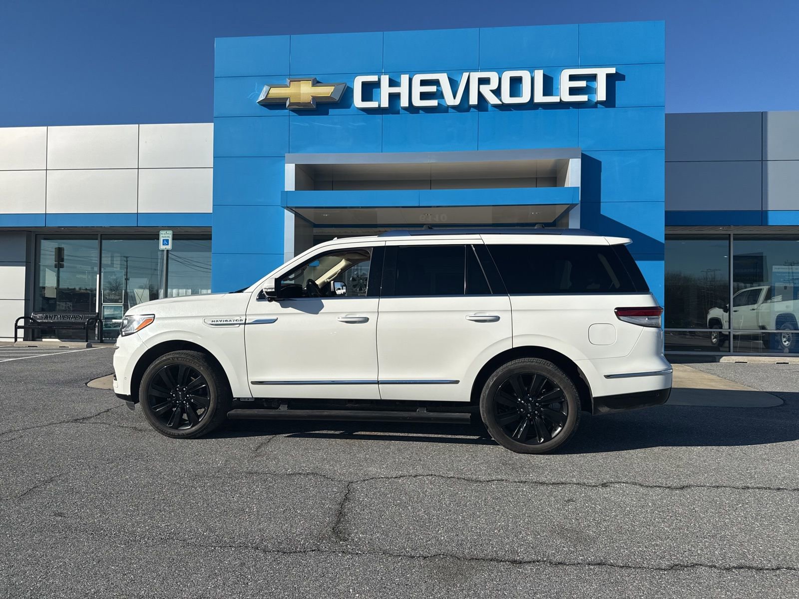 Used 2022 Lincoln Navigator Reserve image 8