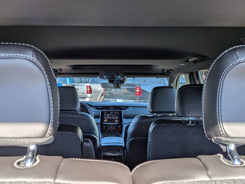 New 2025 Jeep Grand Cherokee L Altitude image 35