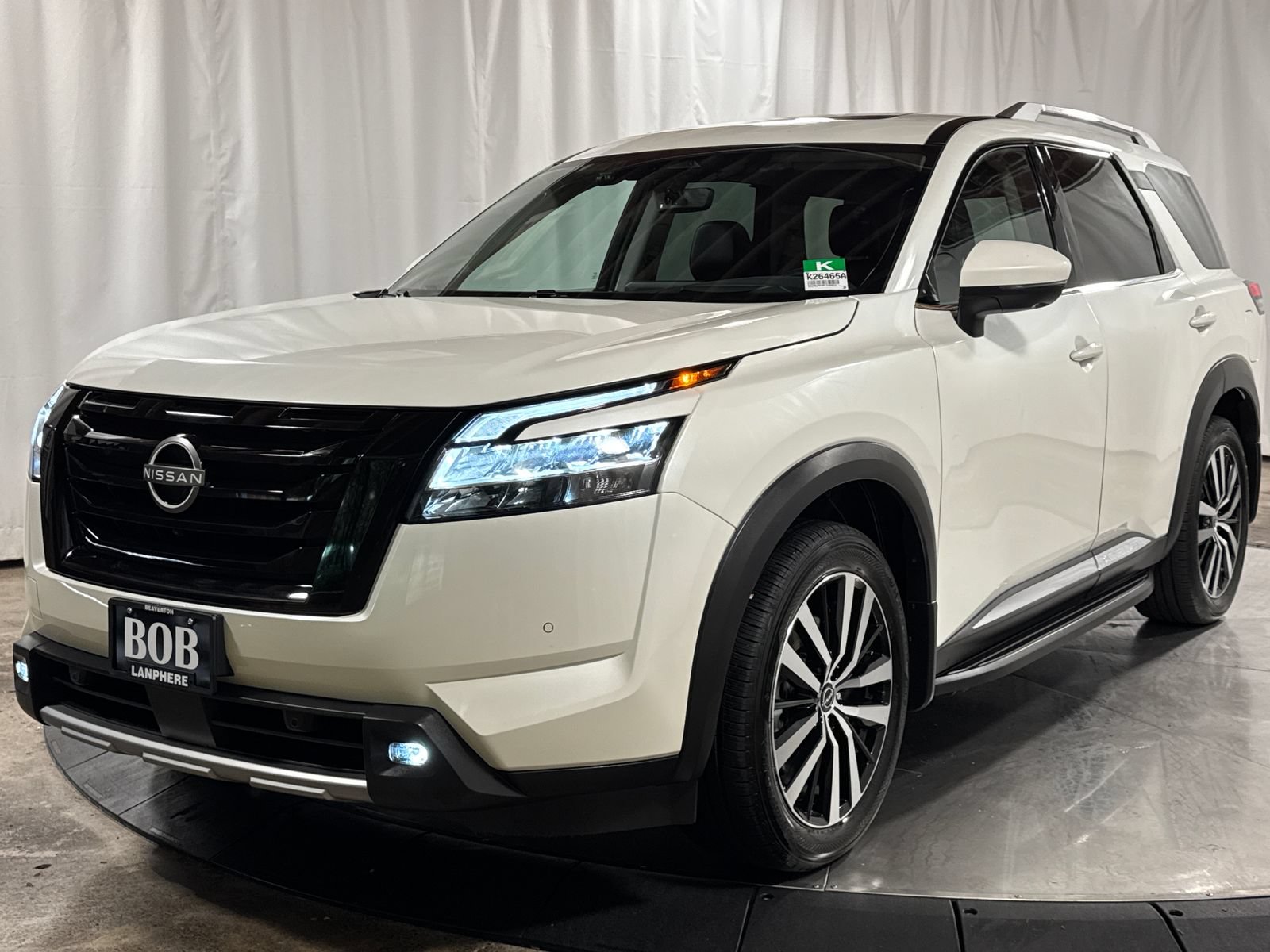 Used 2024 Nissan Pathfinder Platinum w/ Lighting Package (N93) AWD/4WD video 1