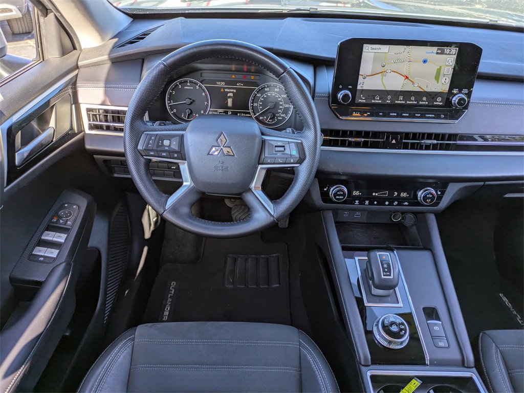 Used 2023 Mitsubishi Outlander SE image 16