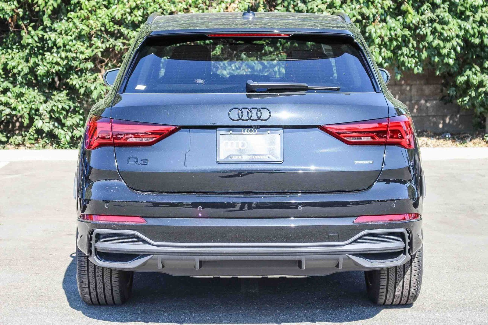Used 2025 Audi Q3 2.0T Premium w/ Convenience Package AWD/4WD image 7