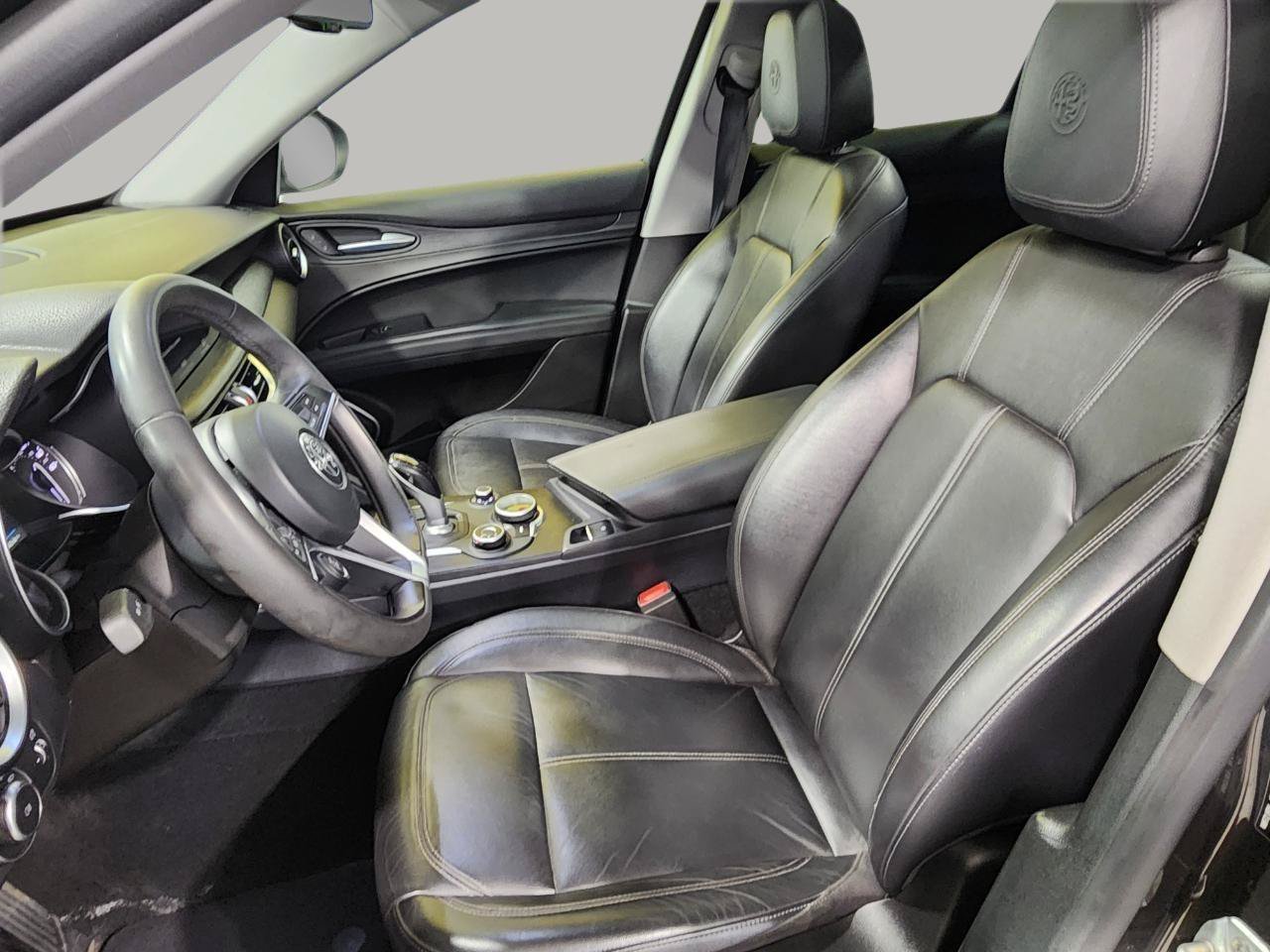 Used 2018 Alfa Romeo Stelvio AWD image 22