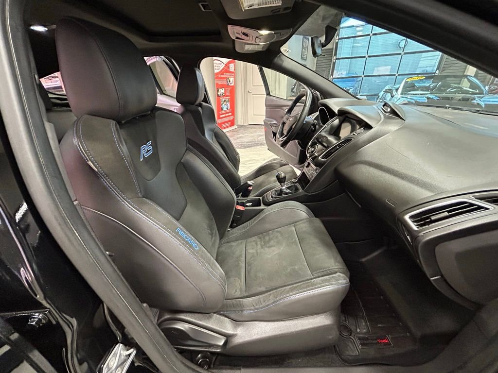 Used 2017 Ford Focus RS image 39