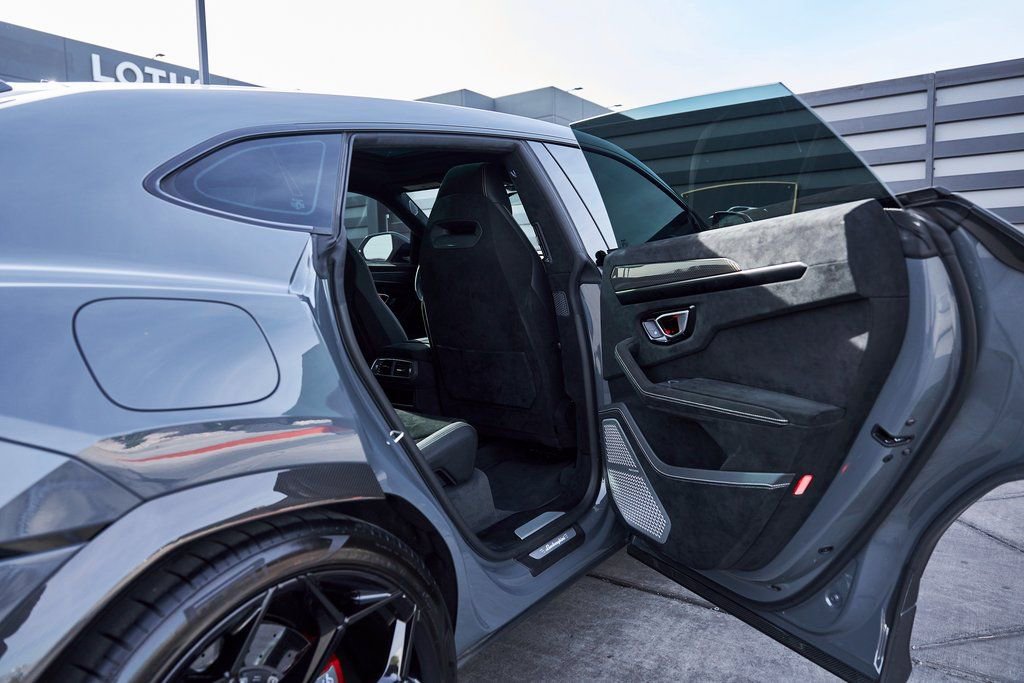 Used 2024 Lamborghini Urus Performante image 32