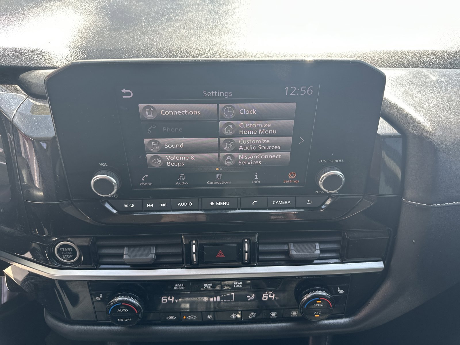 Used 2022 Nissan Pathfinder SV w/ SV Premium Package image 15