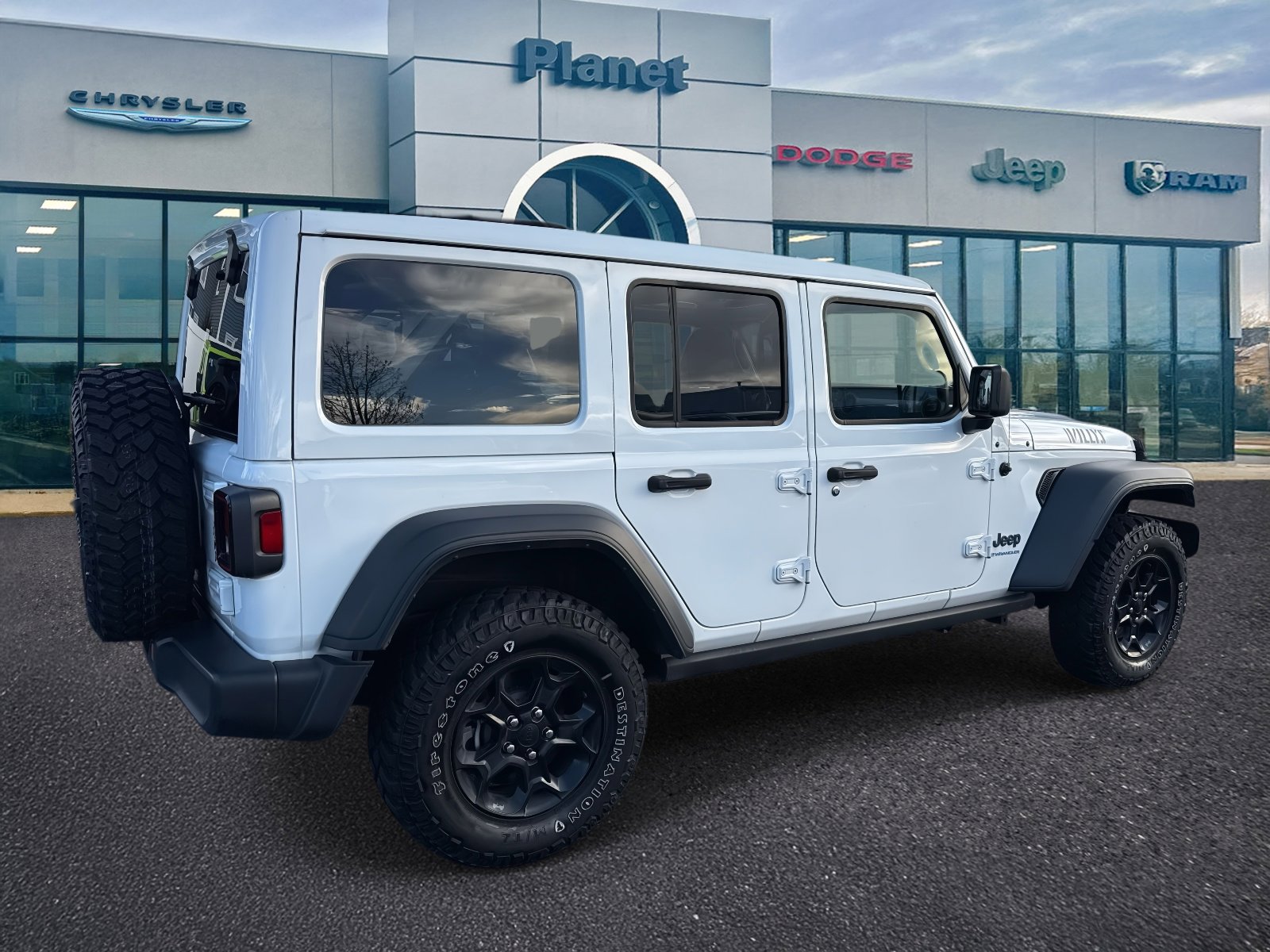 Used 2023 Jeep Wrangler Unlimited w/ Sun & Screen Package image 2