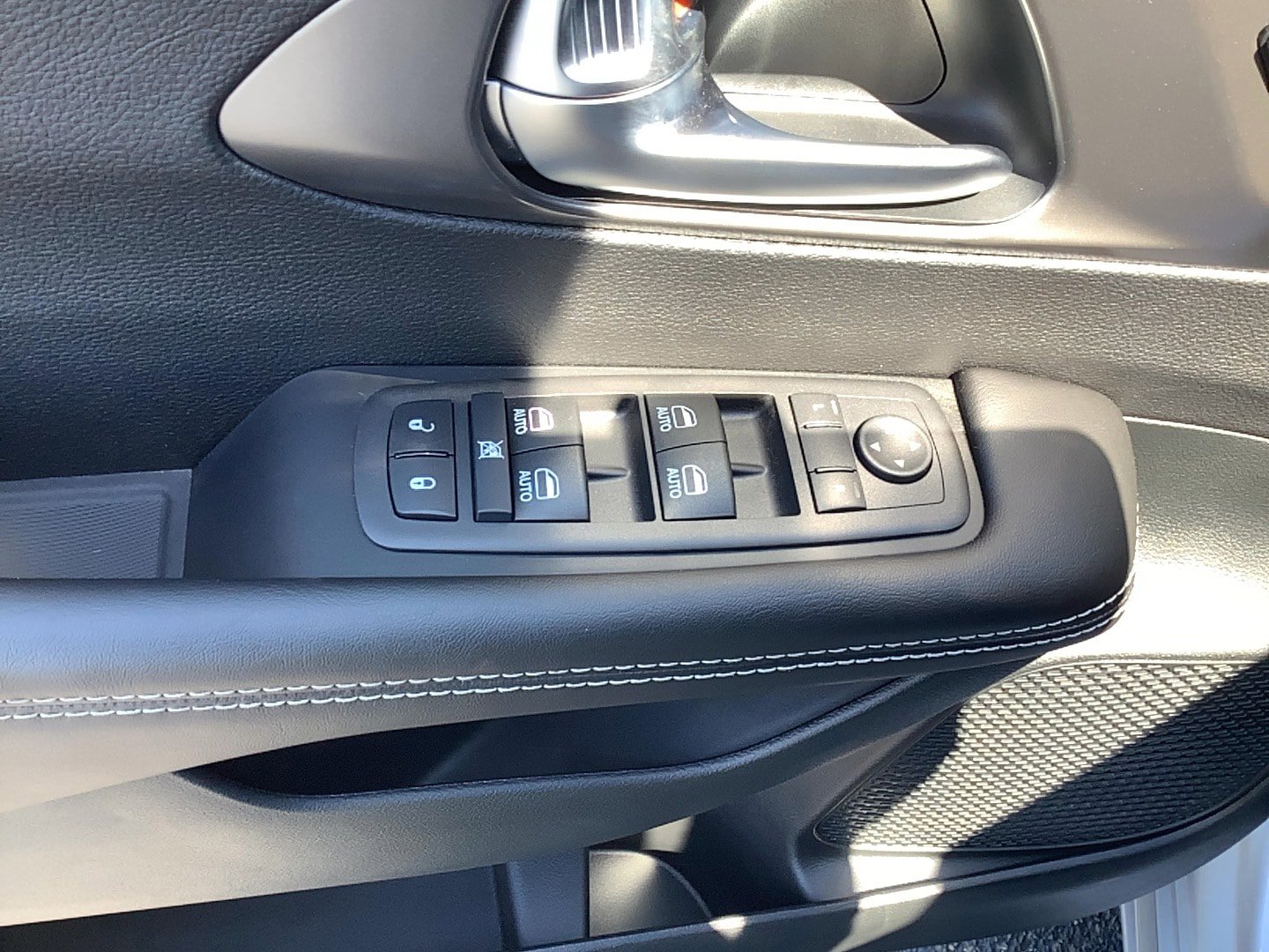 New 2026 Chrysler Pacifica Select AWD/4WD image 11