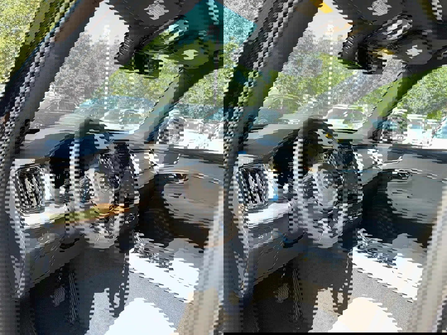 New 2026 Volvo XC90 B5 Core image 10