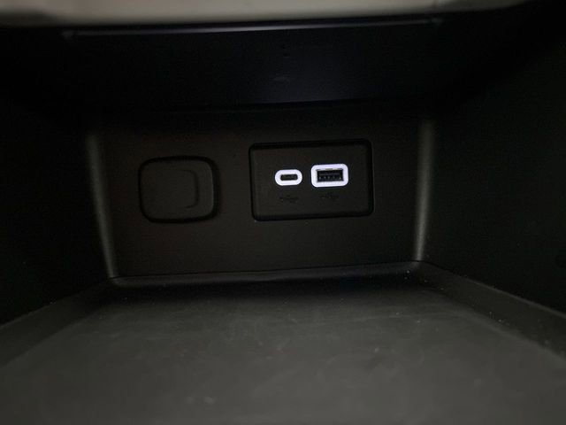 Used 2023 GMC Acadia SLE image 53