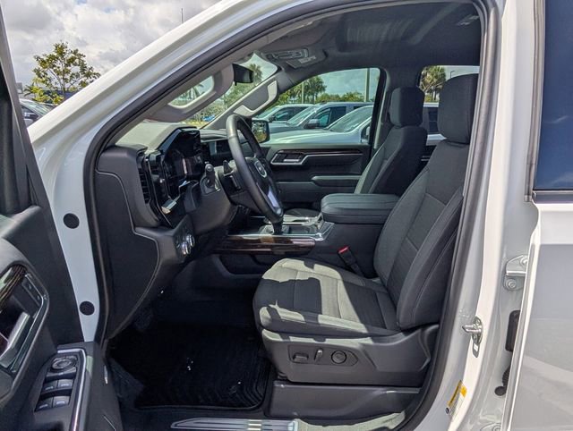 Used 2025 GMC Sierra 1500 Elevation w/ Preferred Package RWD image 4