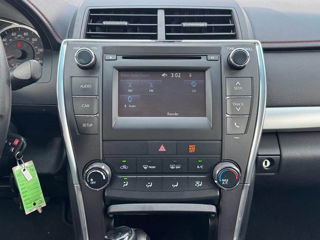 Used 2015 Toyota Camry SE w/ Moonroof Package FWD image 12
