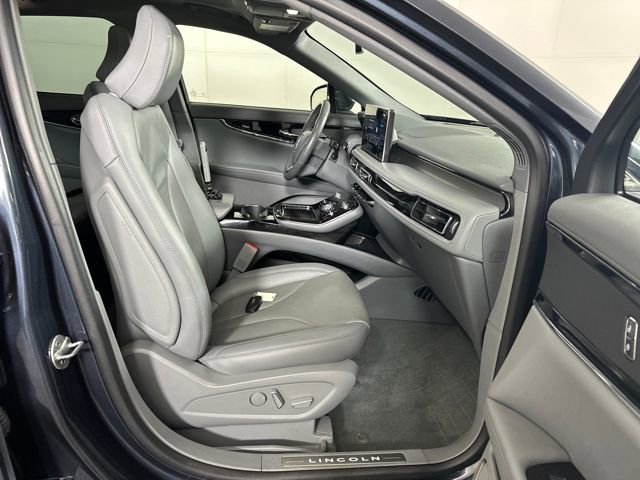 Used 2022 Lincoln Nautilus Reserve image 28