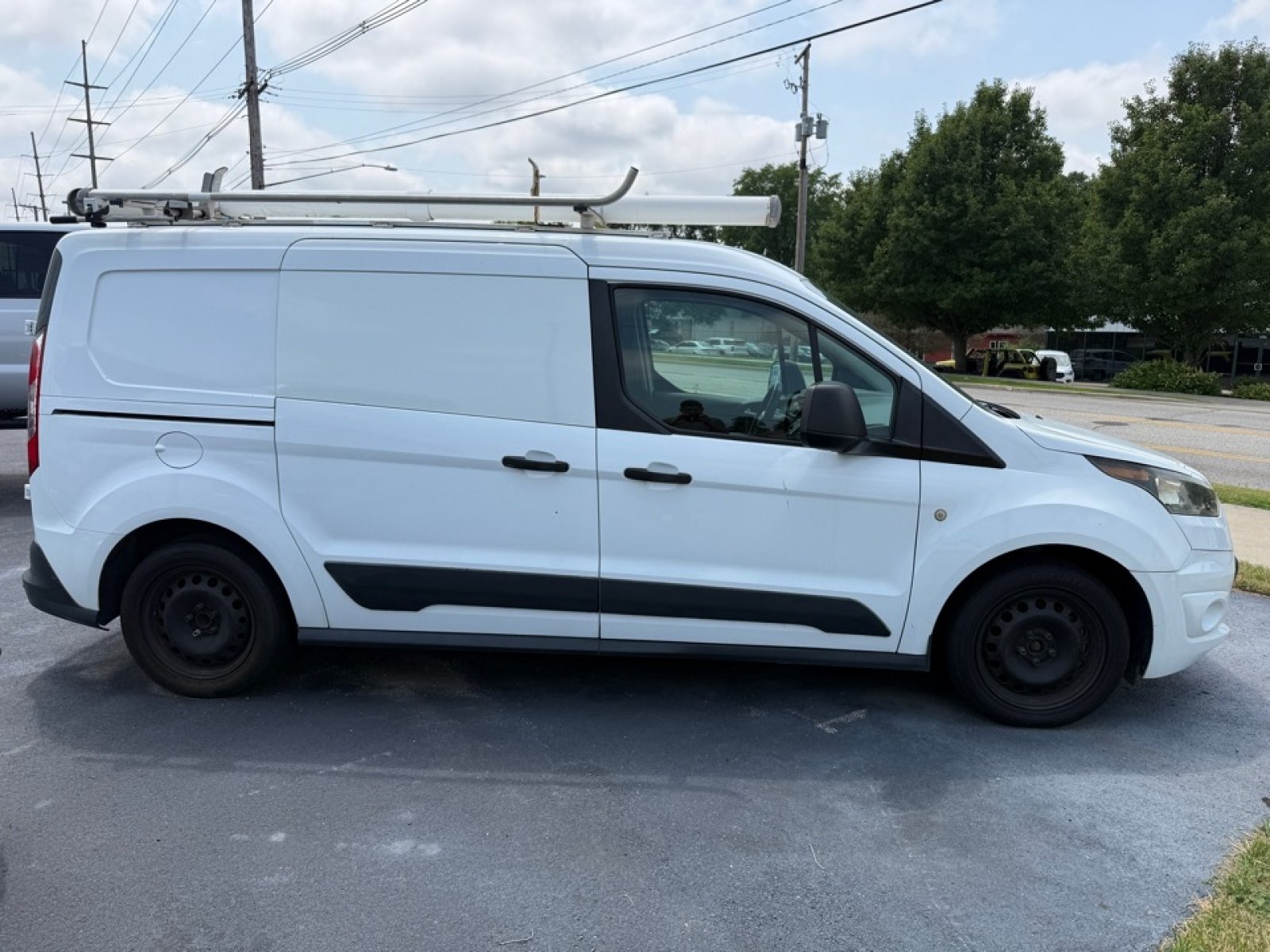 Used 2015 Ford Transit Connect XLT FWD image 9