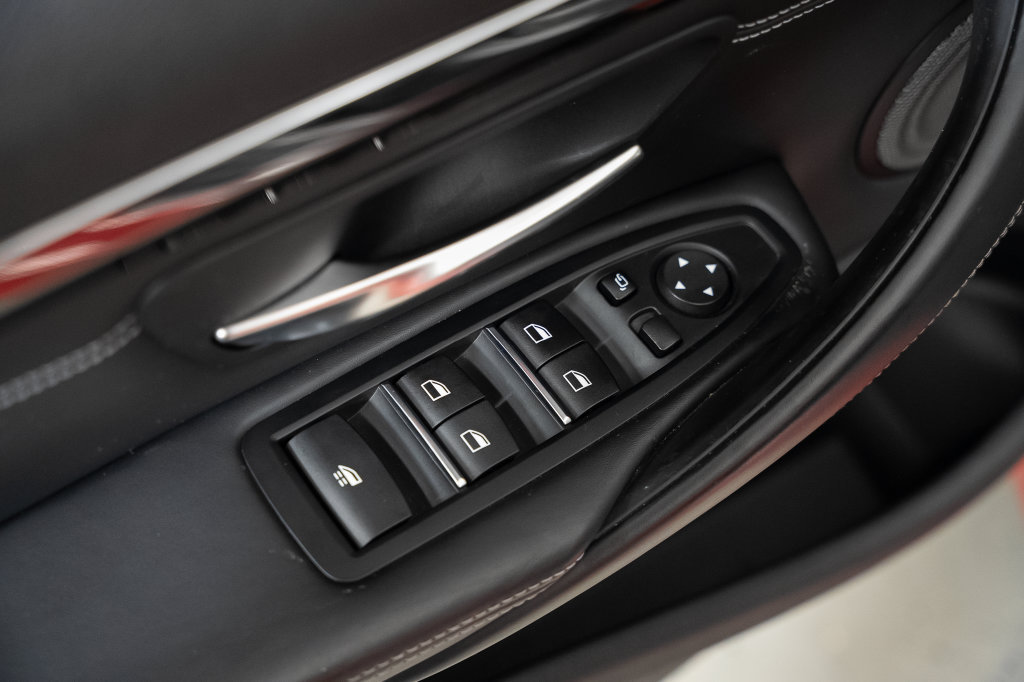 Used 2020 BMW M4 Convertible w/ Competition Package RWD image 33