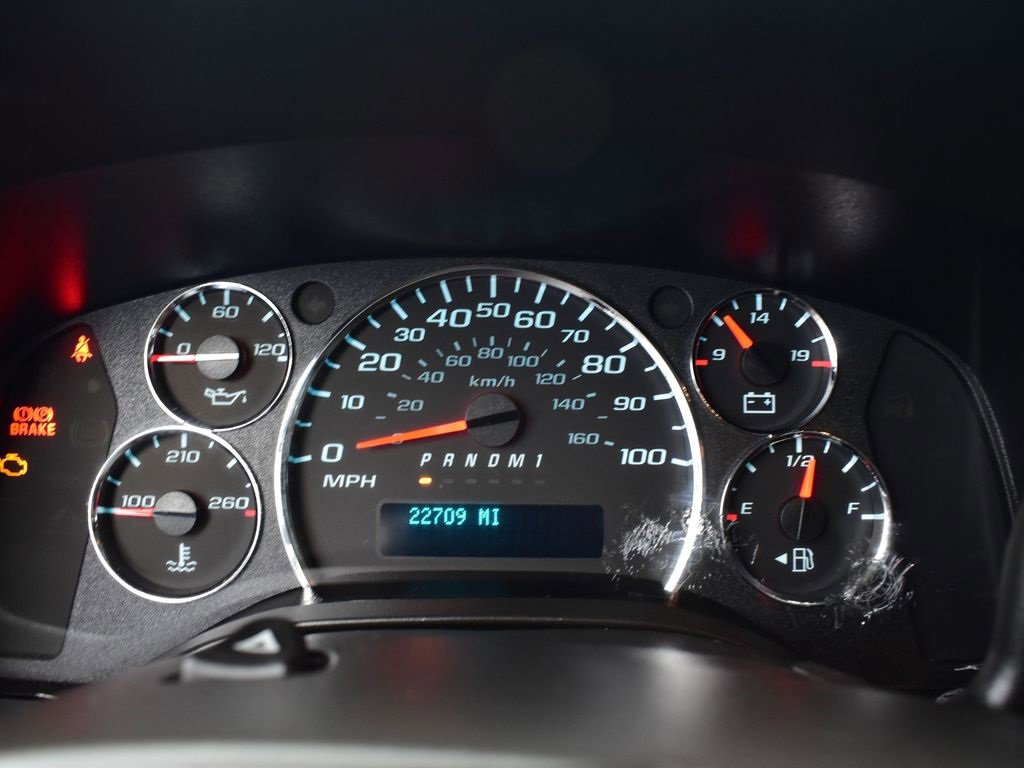 Used 2023 Chevrolet Express 2500 w/ Driver Convenience Package image 10