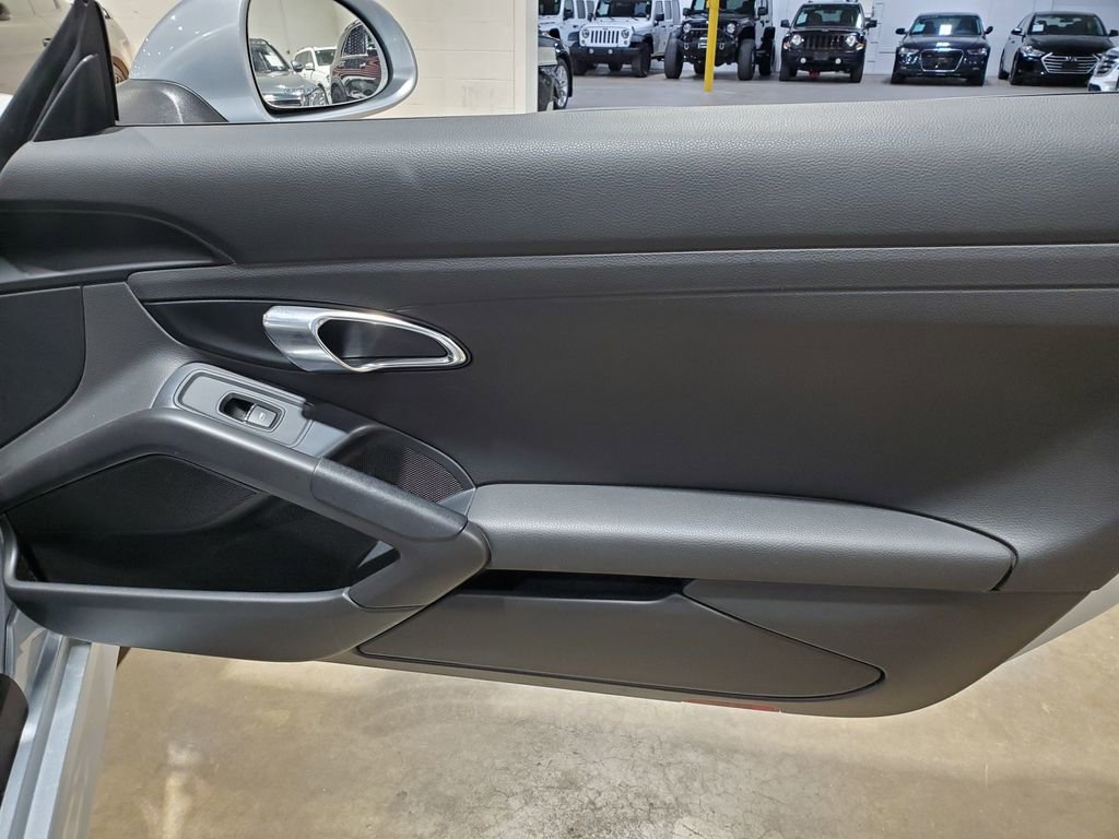 Used 2016 Porsche Boxster image 16