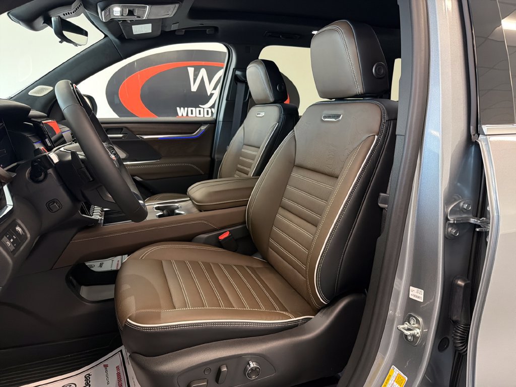 New 2027 GMC Acadia Denali Ultimate w/ LPO, Floor Liner Package FWD image 15