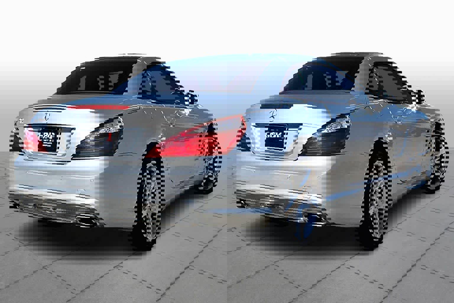 Used 2016 Mercedes-Benz SL 550 image 10