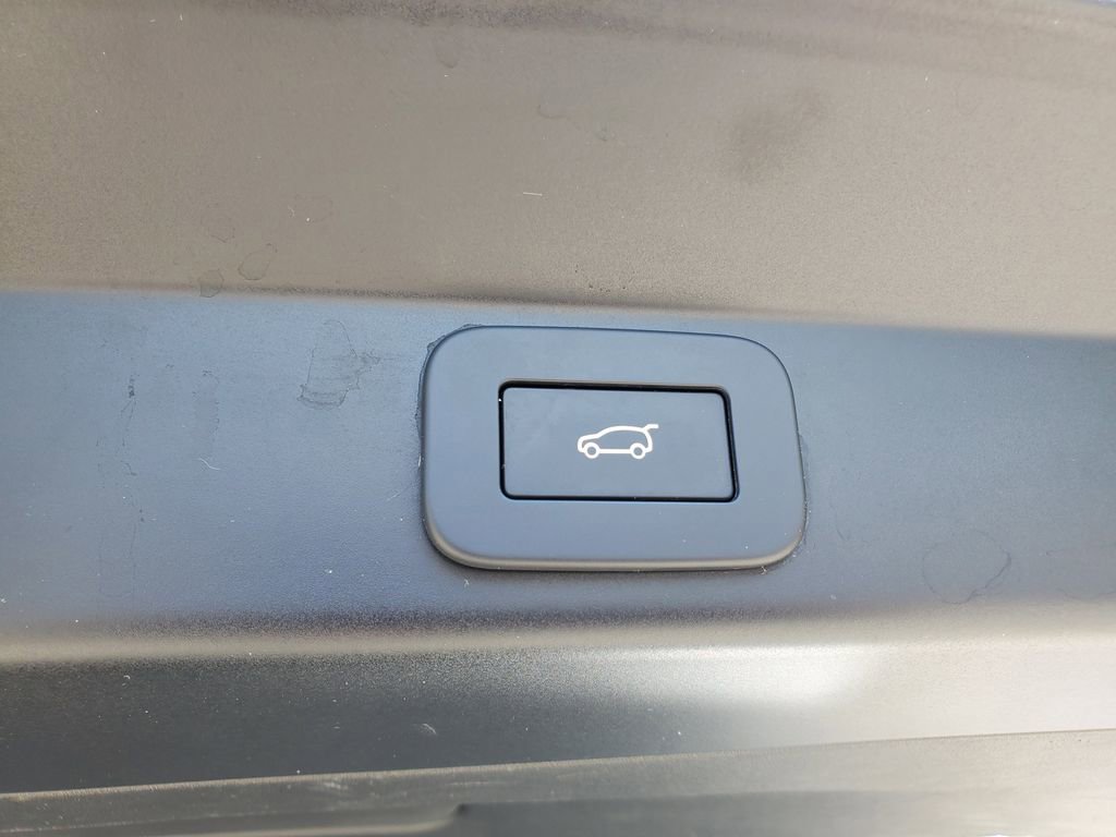 Used 2025 Land Rover Range Rover Sport SE image 9