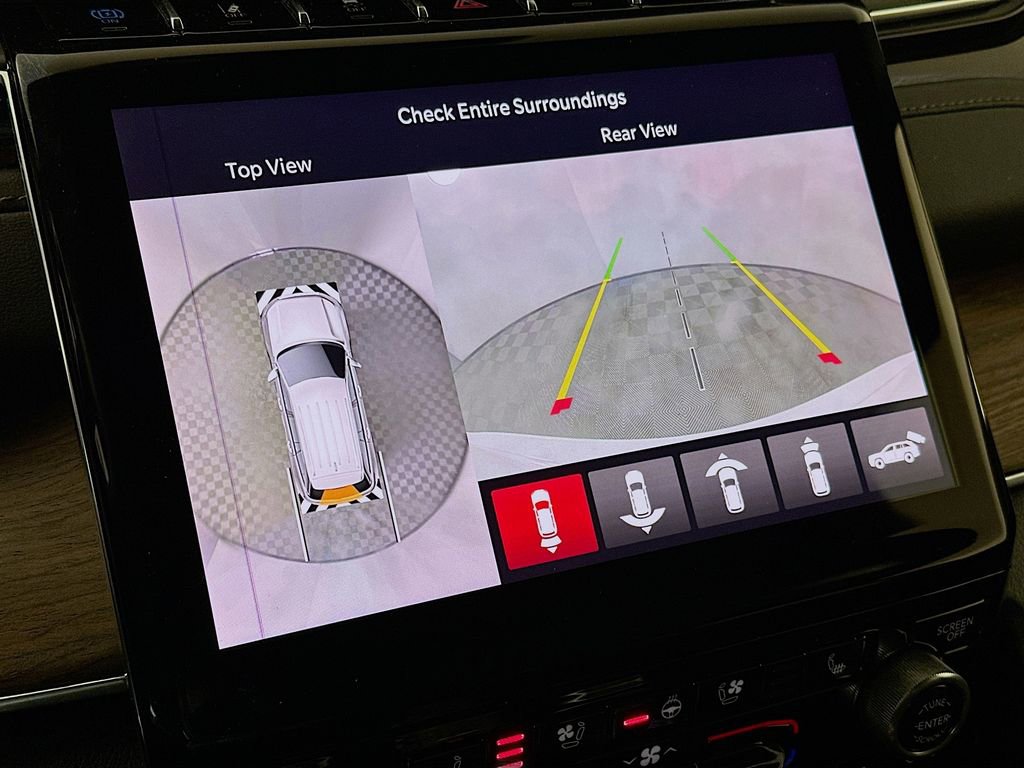 Used 2022 Jeep Grand Cherokee Summit w/ Luxury Tech Group V image 18