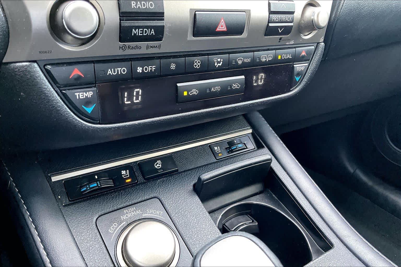 Used 2016 Lexus ES 350 w/ Premium Package w/Wood Trim FWD image 34