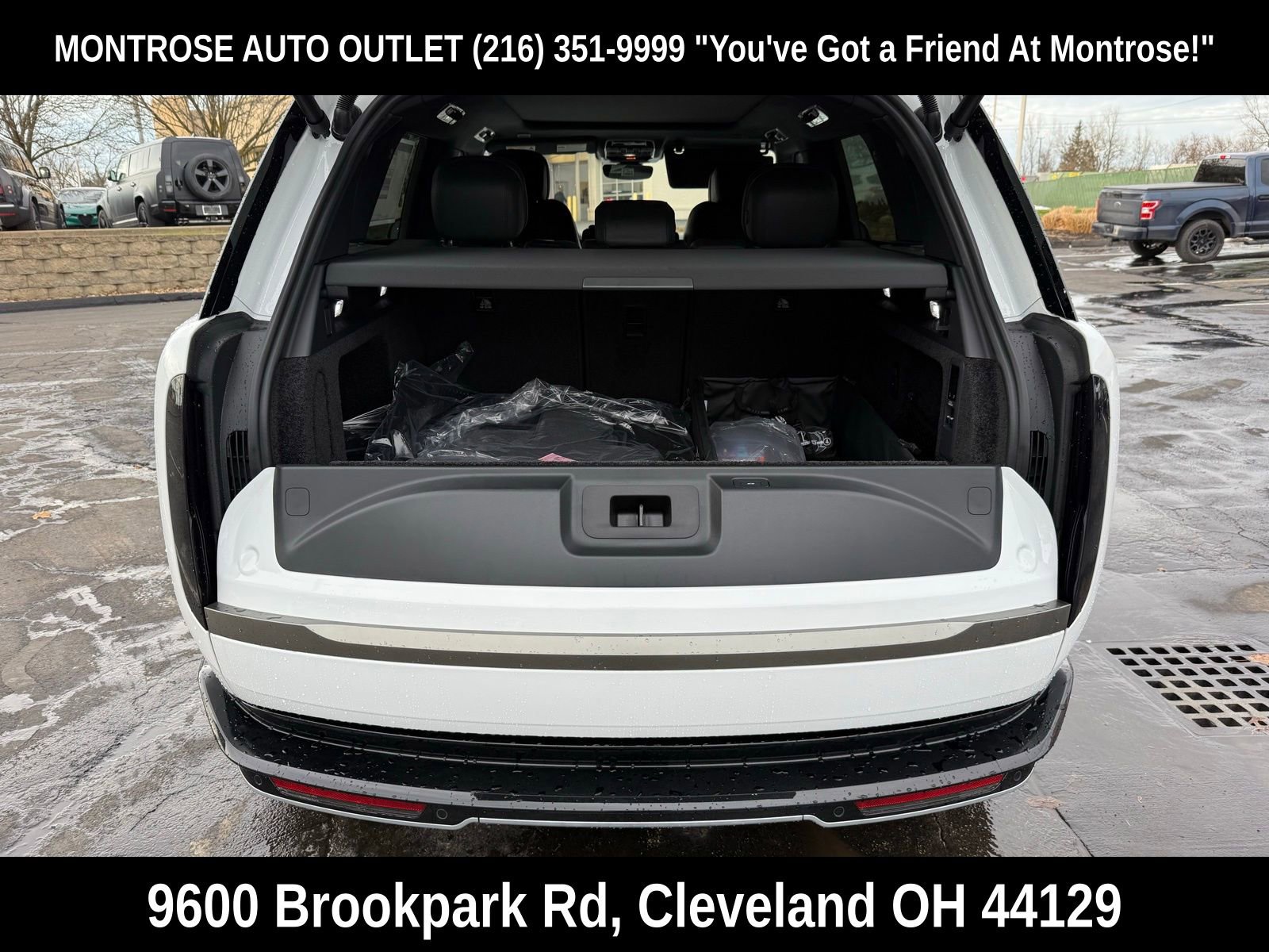 New 2025 Land Rover Range Rover SE image 40