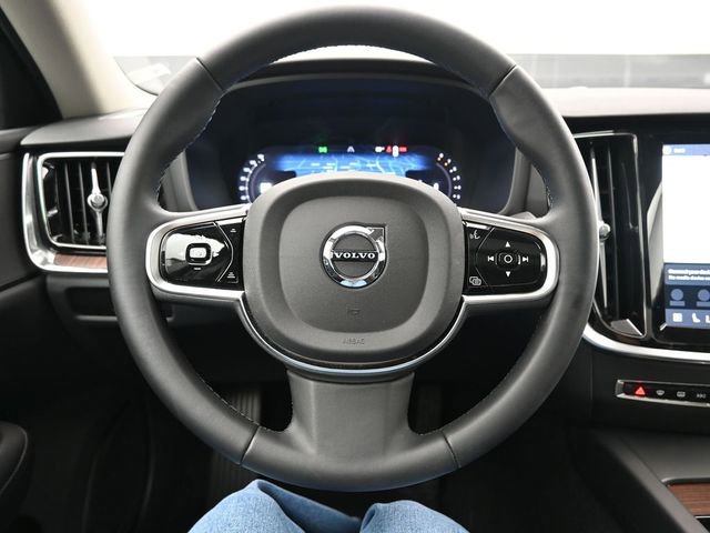 Used 2025 Volvo S60 B5 Plus AWD/4WD image 26