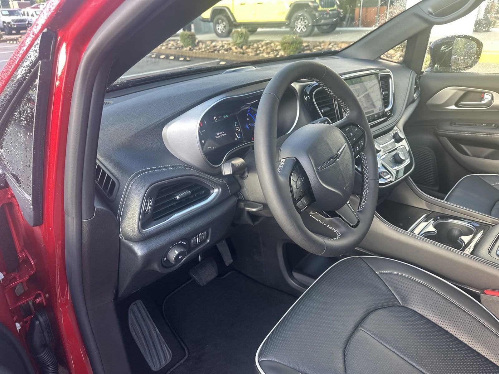 New 2024 Chrysler Pacifica Premium FWD image 16