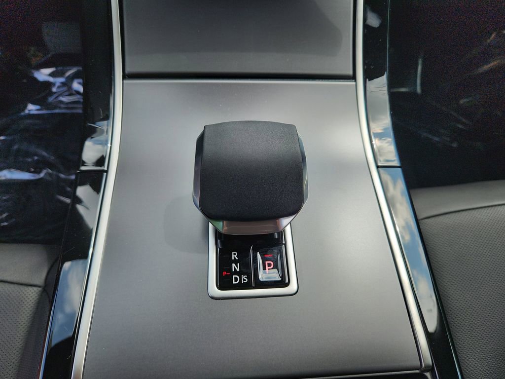 Used 2026 Land Rover Range Rover Evoque S image 16