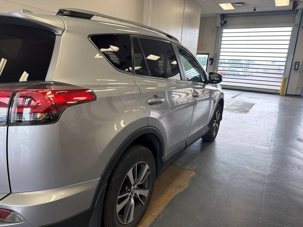 Used 2017 Toyota RAV4 XLE w/ Premium Special Value Package AWD/4WD image 5