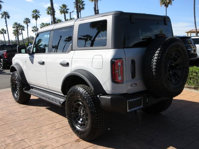 New 2026 Ford Bronco Outer Banks w/ Sasquatch Package AWD/4WD image 2
