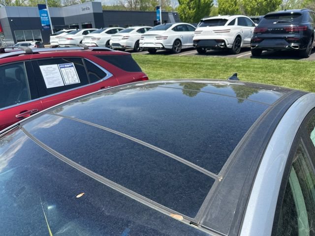 Used 2012 Hyundai Sonata Limited w/ Navigation Pkg FWD image 5