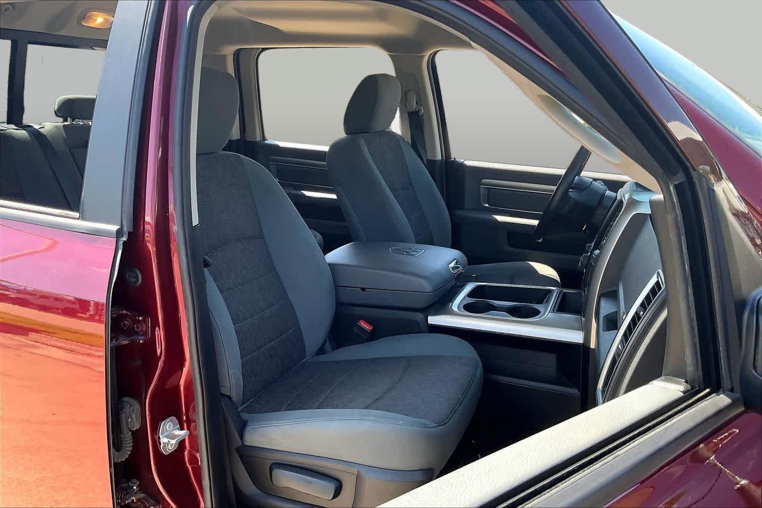 Used 2016 RAM 1500 Big Horn AWD/4WD image 9