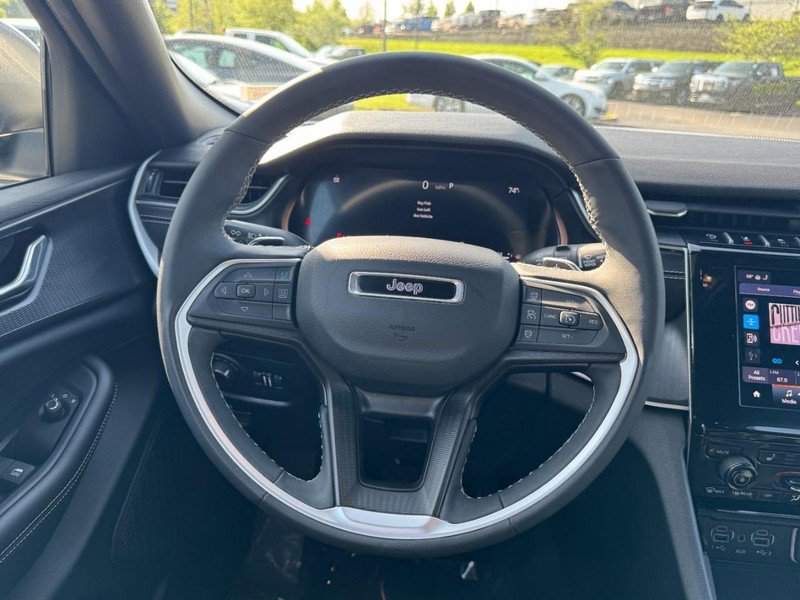 Used 2024 Jeep Grand Cherokee Laredo w/ Luxury Tech Group I image 12