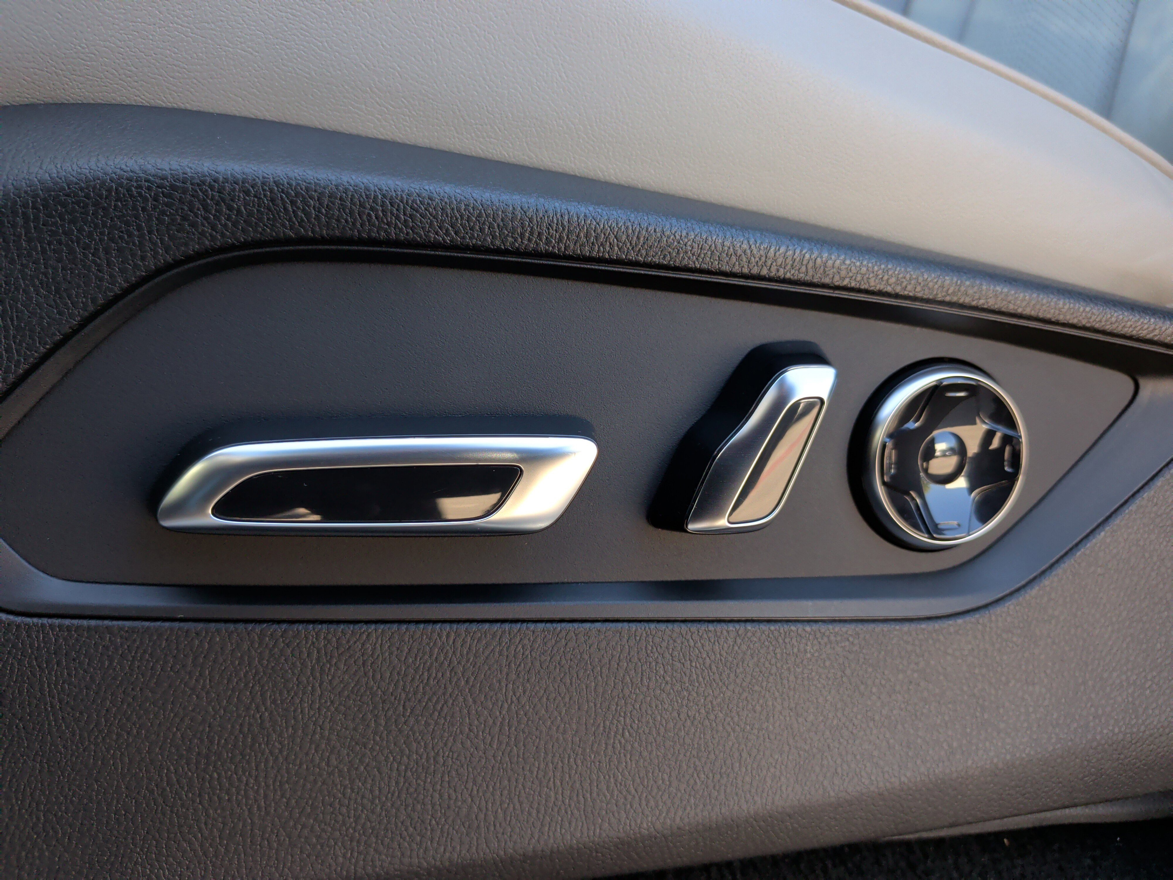 Used 2025 Acura MDX SH-AWD w/ Technology Package image 28