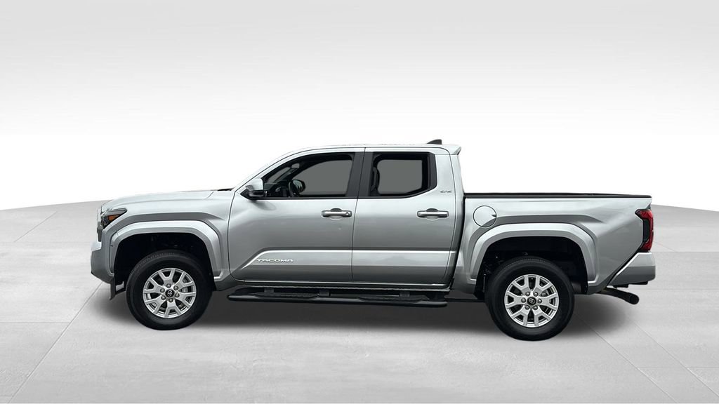 Used 2024 Toyota Tacoma SR5 image 4