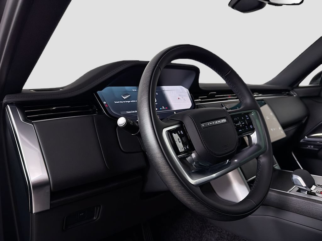 New 2026 Land Rover Range Rover Long Wheelbase SE AWD/4WD image 9