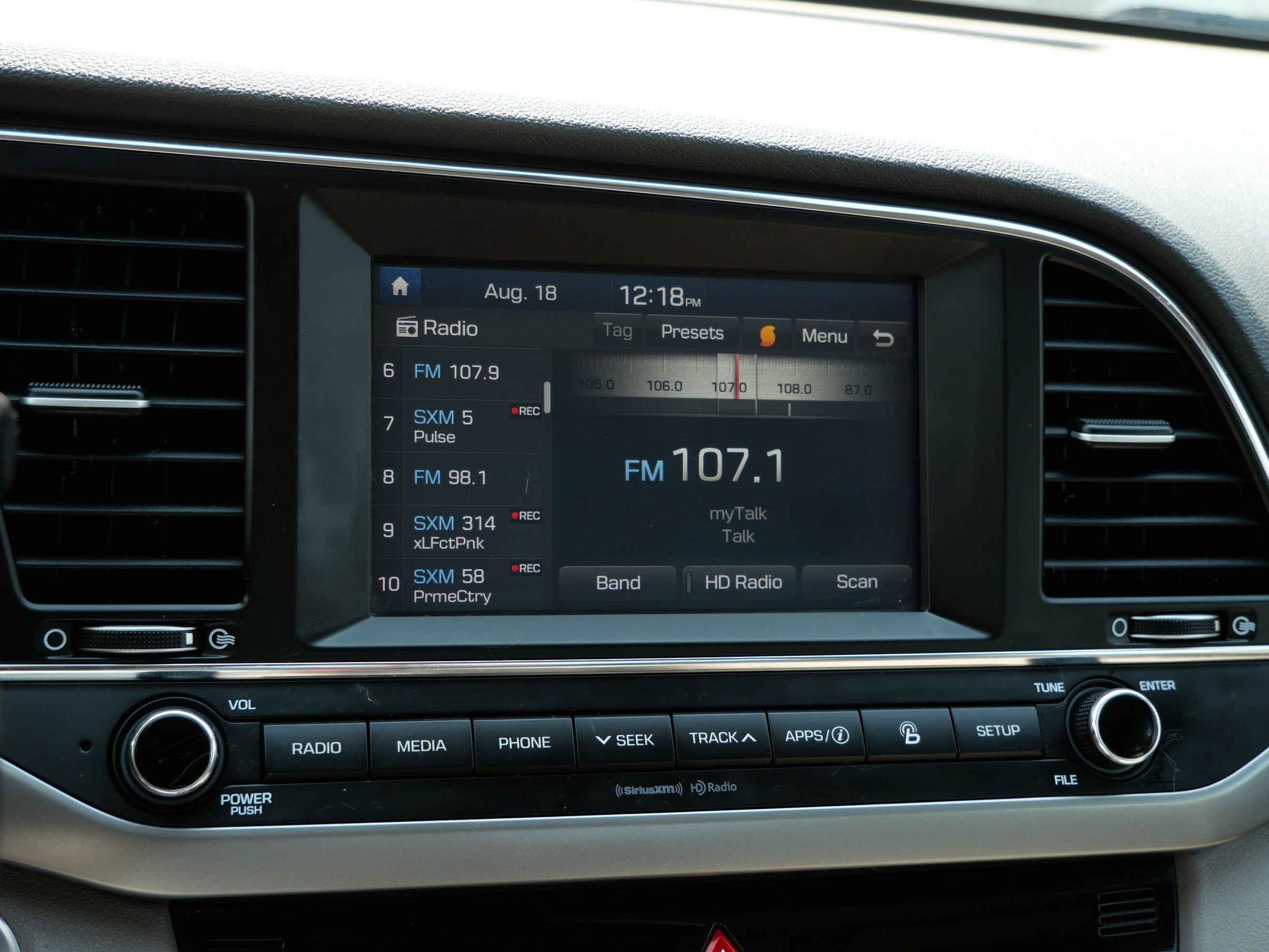 Used 2017 Hyundai Elantra Limited FWD image 22