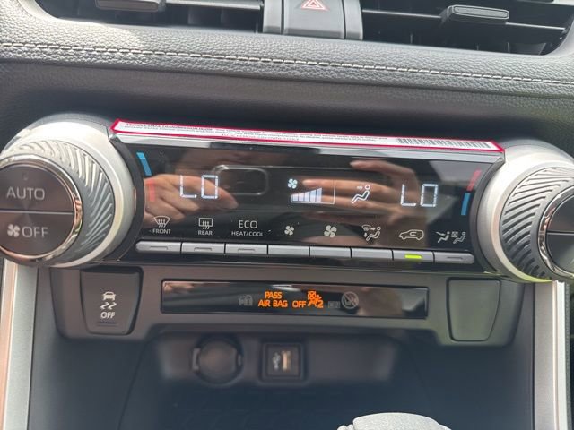 Used 2025 Toyota RAV4 LE AWD/4WD image 22