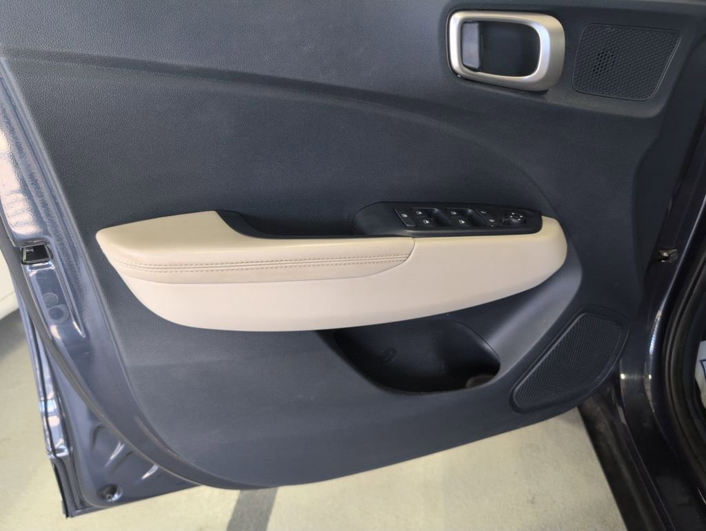 Certified 2023 Hyundai Venue Limited image 11