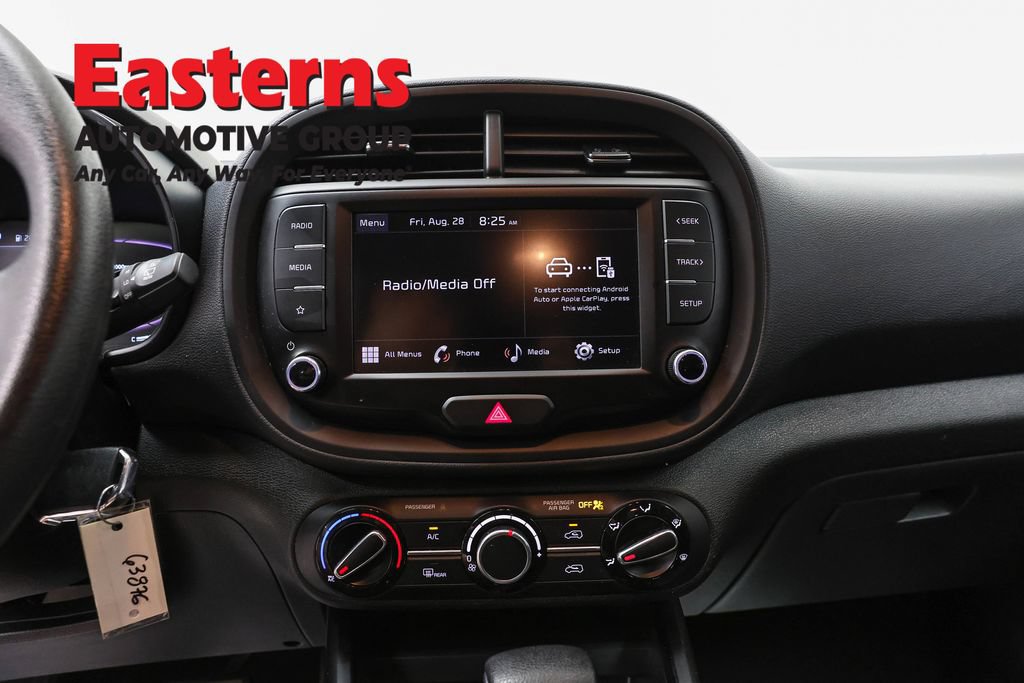 Used 2024 Kia Soul LX w/ Option Group 015 FWD image 12