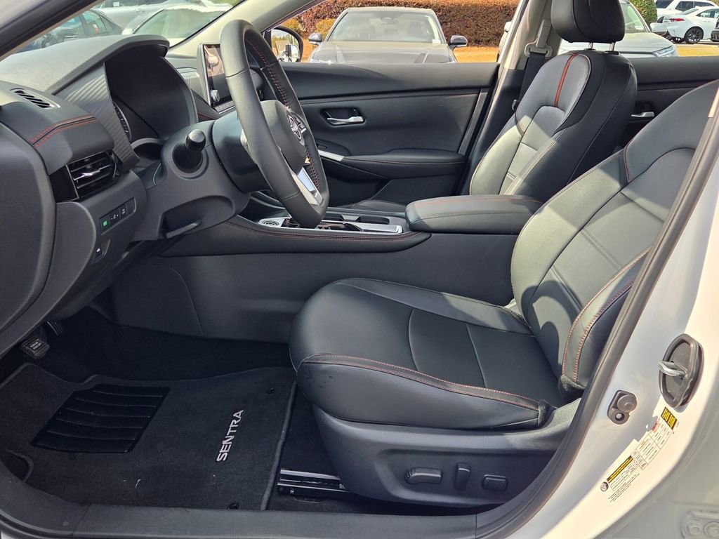 Used 2025 Nissan Sentra SR w/ SR Premium Package image 5