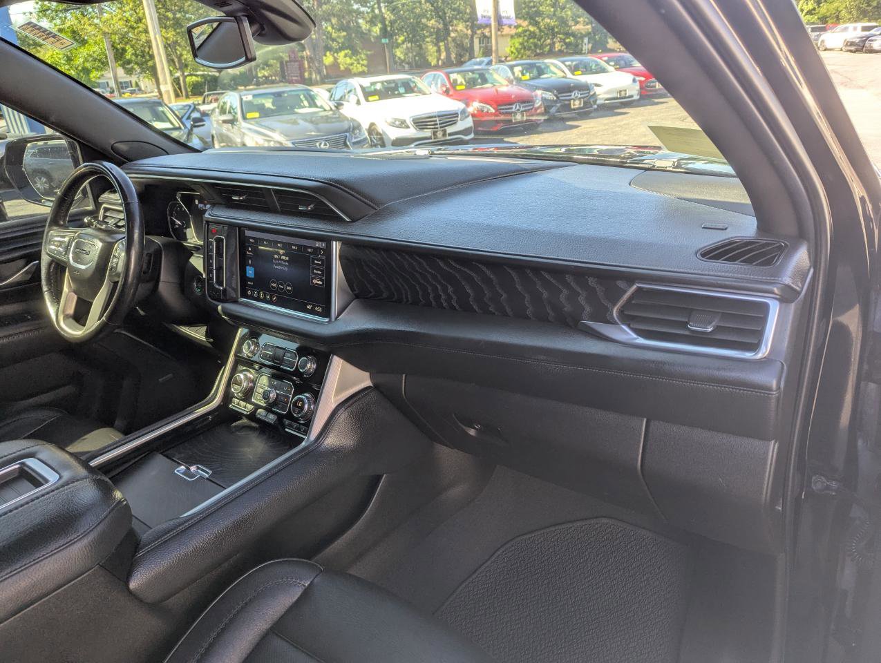 Used 2021 GMC Yukon XL Denali AWD/4WD image 31