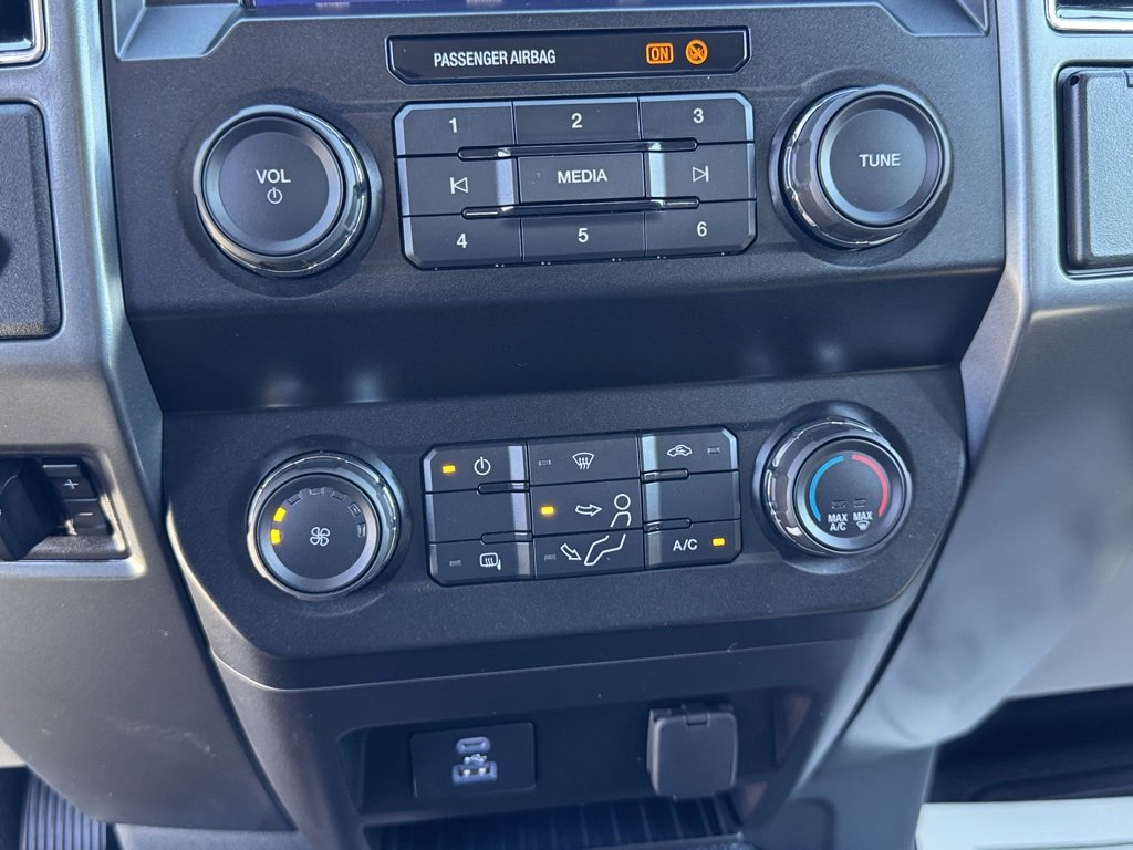 Used 2022 Ford F550 2WD Crew Cab Super Duty image 24