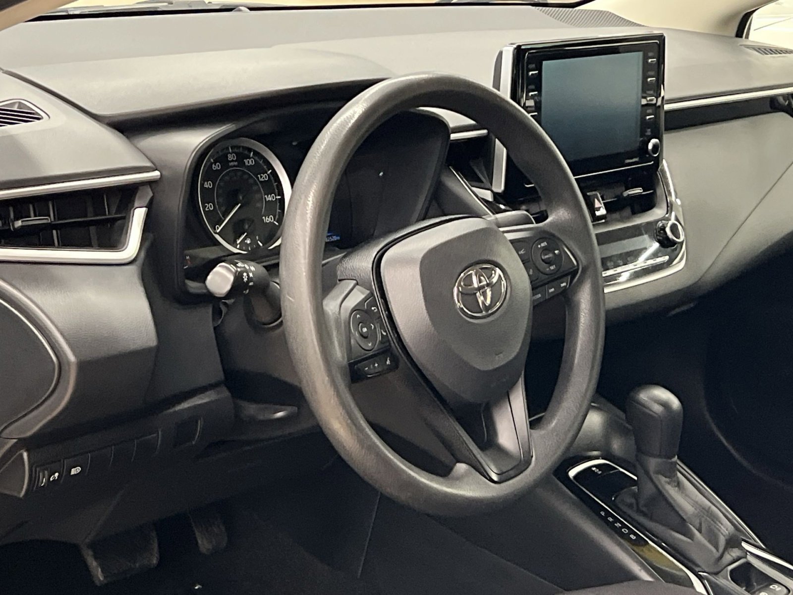 Used 2021 Toyota Corolla LE image 12